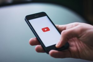 Read more about the article YouTubeの再生回数を広告で伸ばす方法、音楽レーベルが狙うアルゴリズム