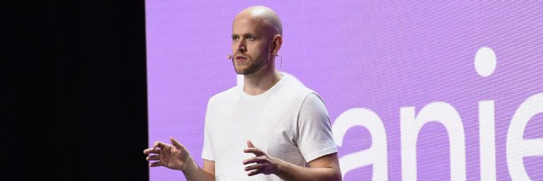 Spotify、動画ポッドキャスト機能を発表。音声コンテンツと切り替えが可能に